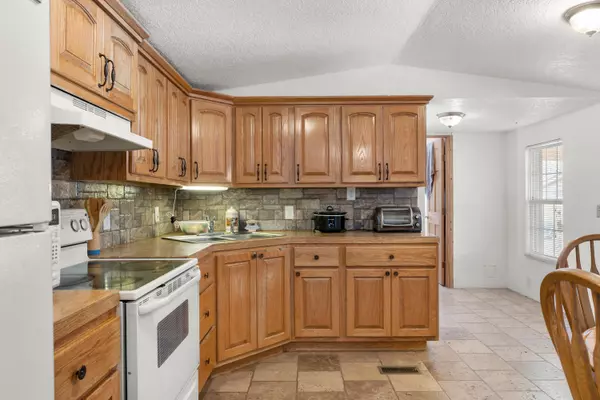 Espanola, NM 87532,304 SANTO NINO LN