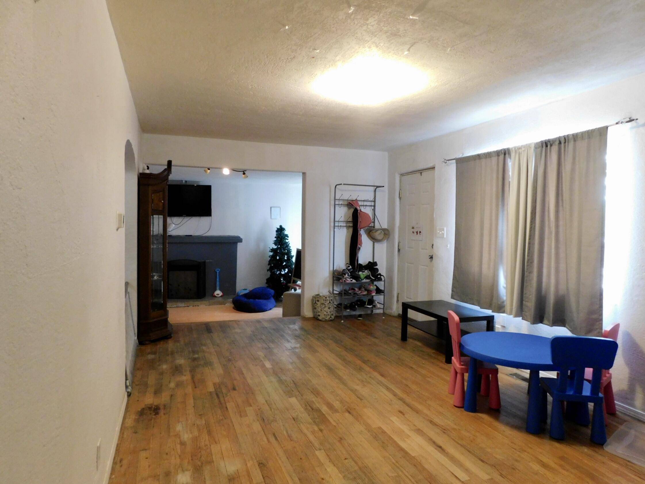 Albuquerque, NM 87104,2333 BERYL CT NW