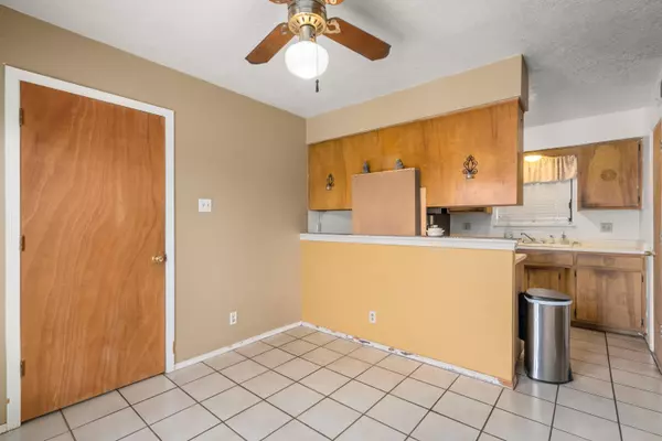 Rio Communities, NM 87002,356 MEADE CT