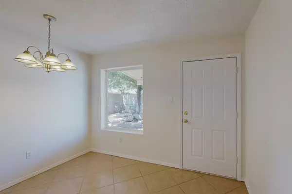 Rio Rancho, NM 87144,3777 Rancher LOOP NE