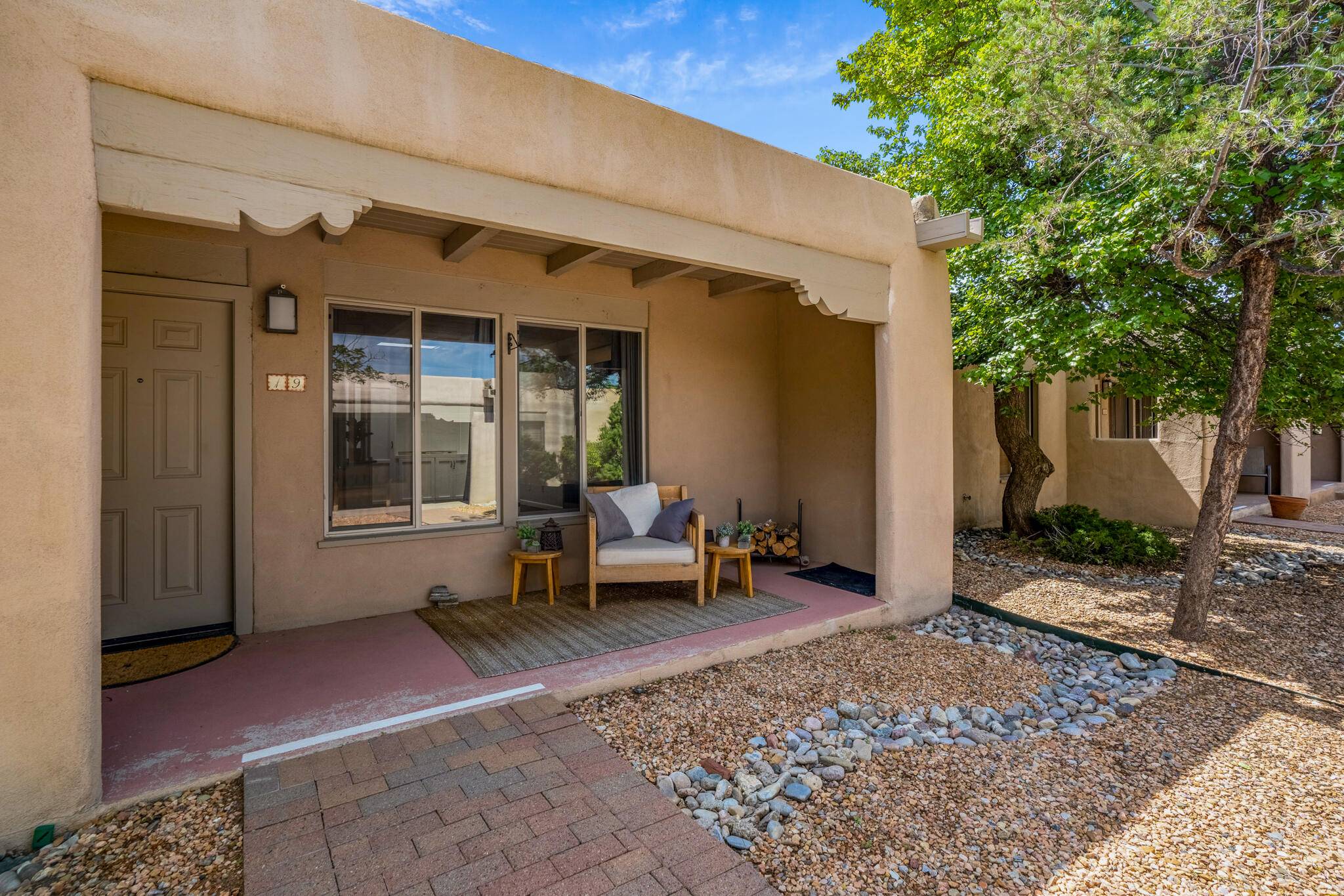 Santa Fe, NM 87501,320 Artist RD #19