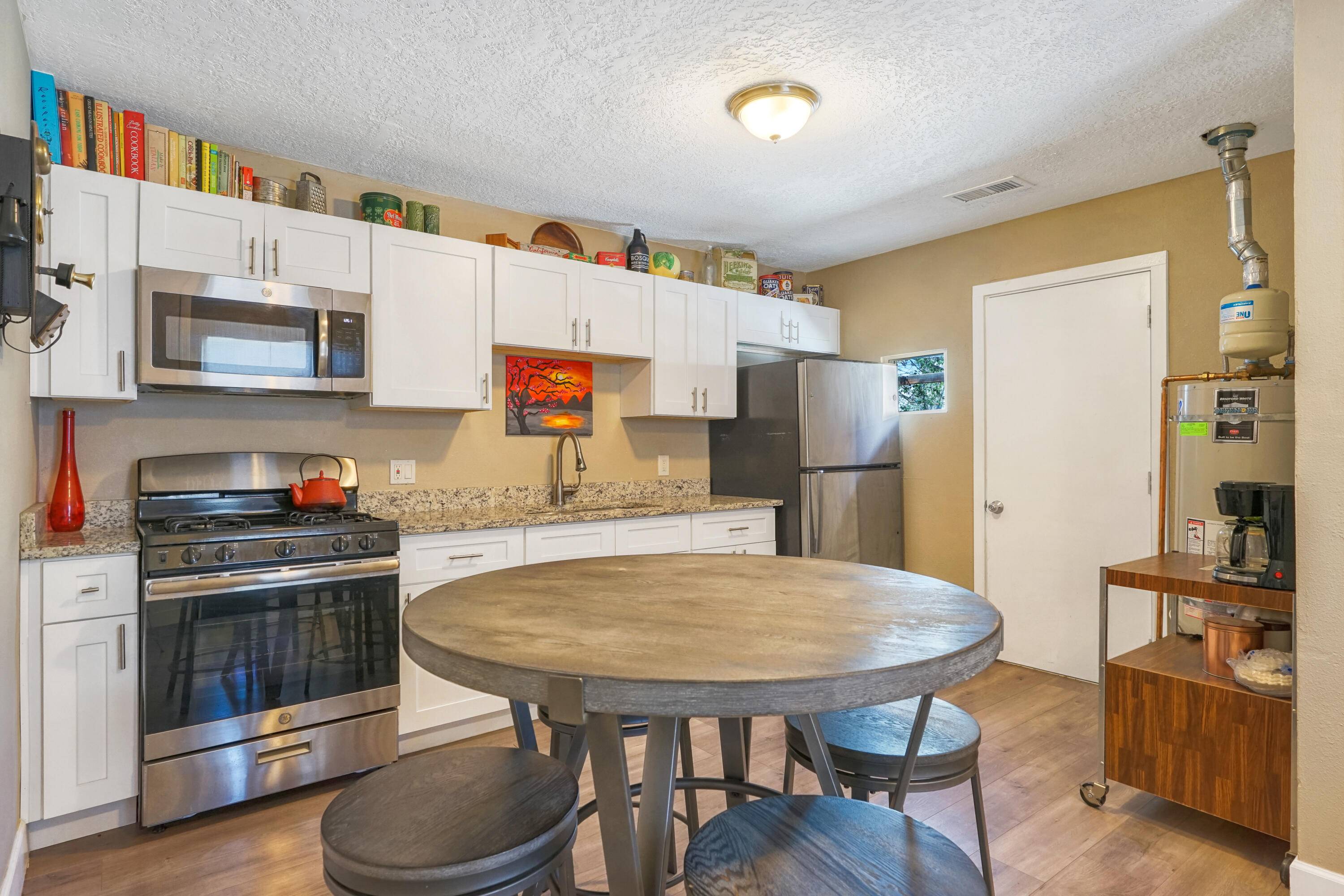 Albuquerque, NM 87108,945 Madeira DR SE