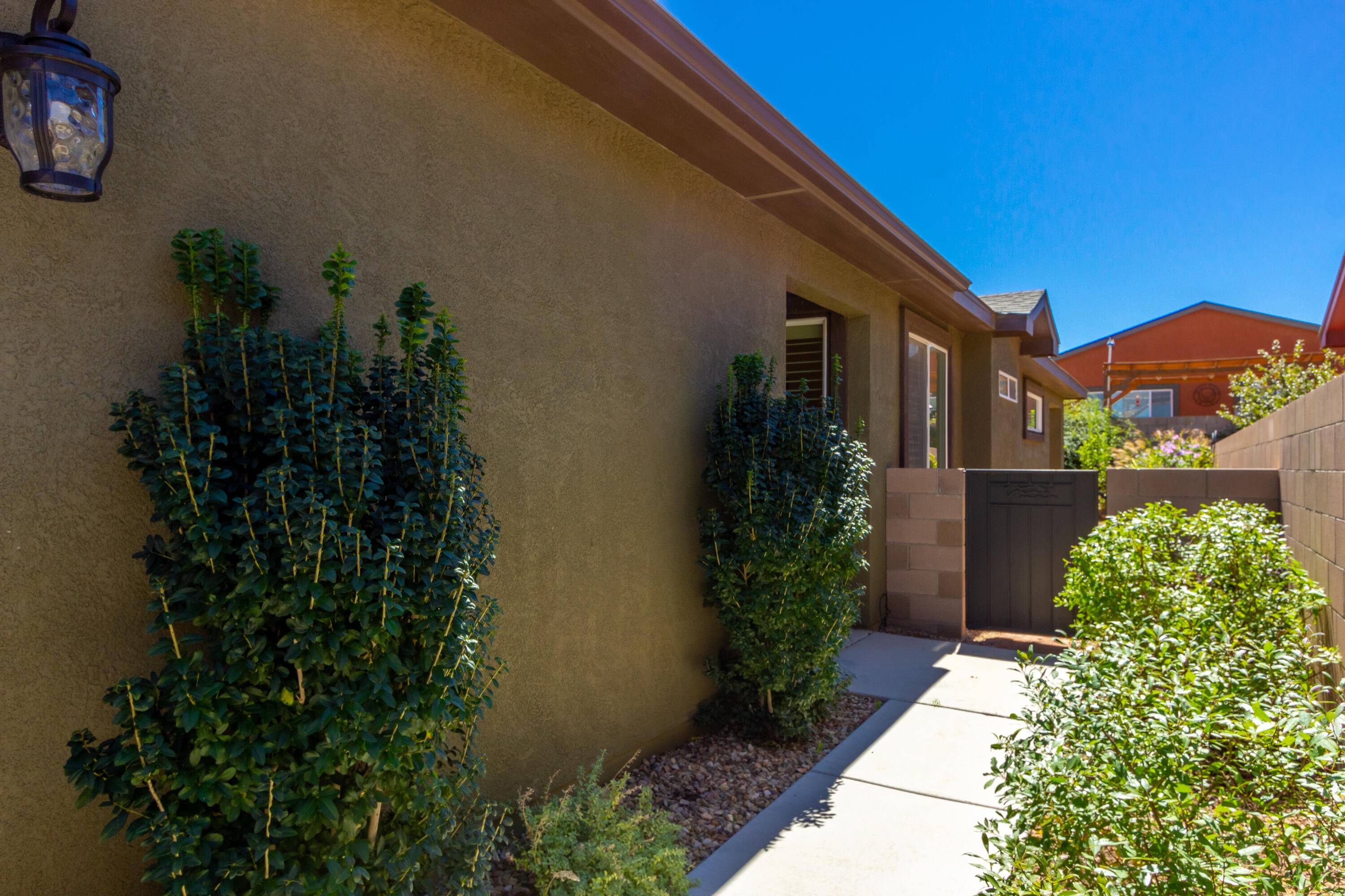 Los Lunas, NM 87031,291 Rio Chama CIR SW