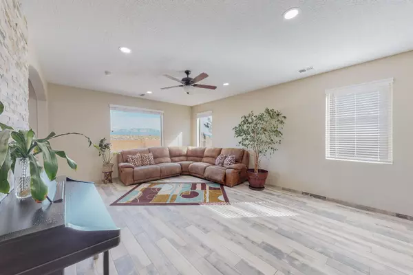 Rio Rancho, NM 87144,1327 NORTHERN LIGHTS WAY NE