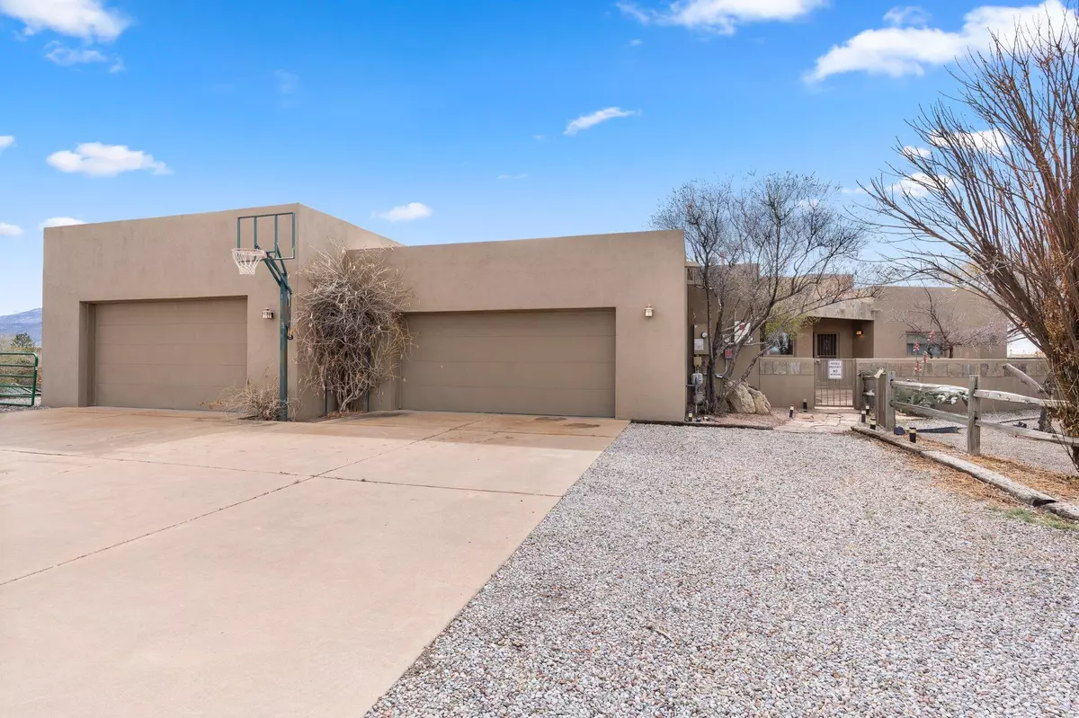 Corrales, NM 87048,107 Keira CT