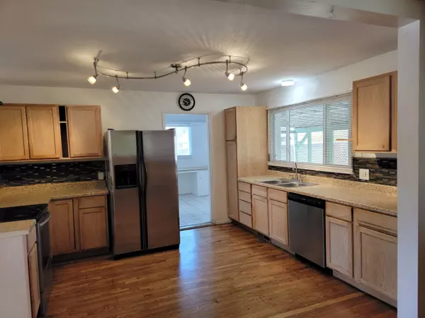 Albuquerque, NM 87108,1025 Florida ST SE