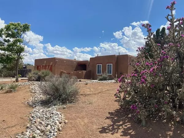 Los Lunas, NM 87031,1148 Mesa LOOP NW