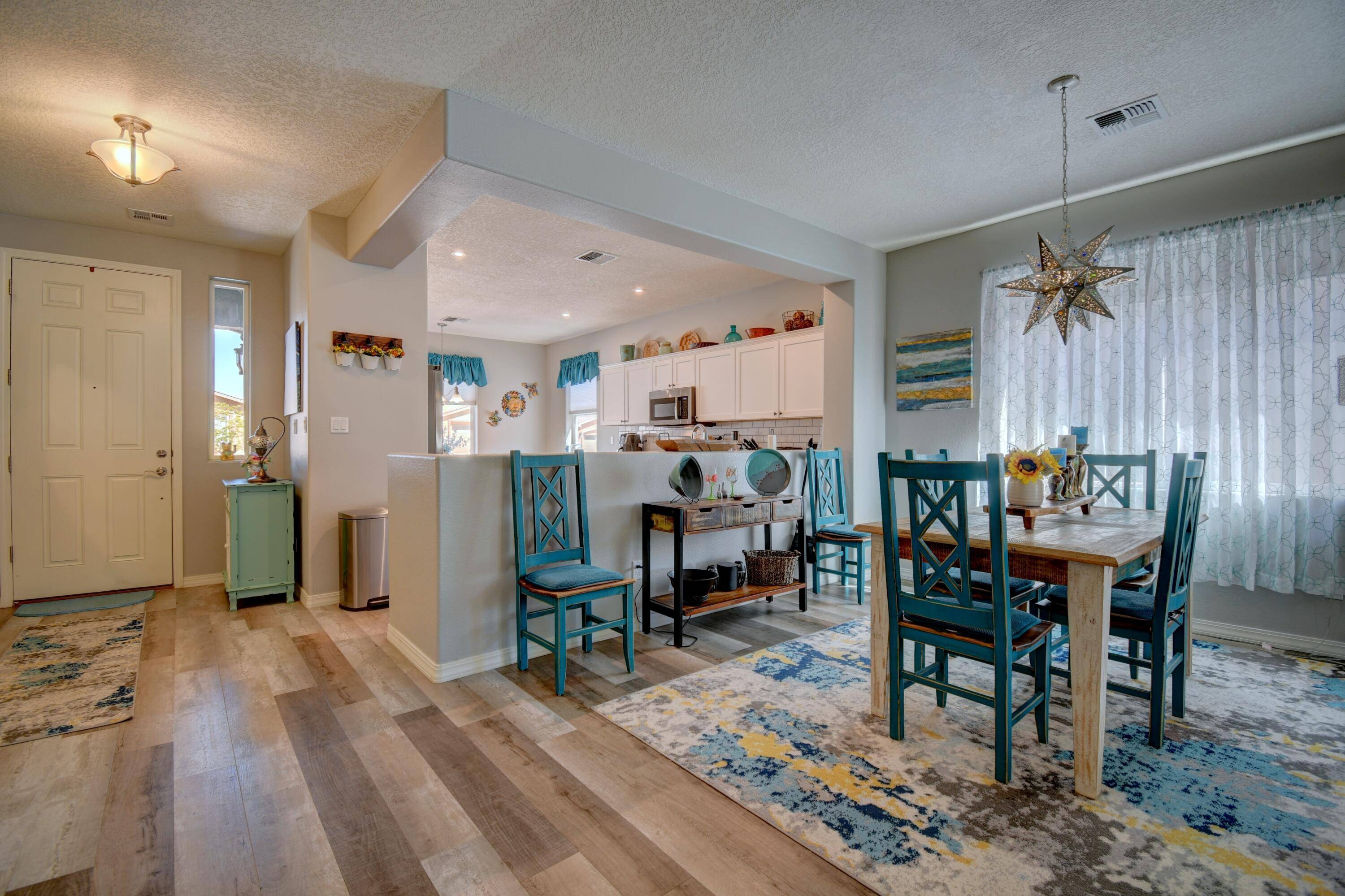 Los Lunas, NM 87031,3981 Mora River AVE SW