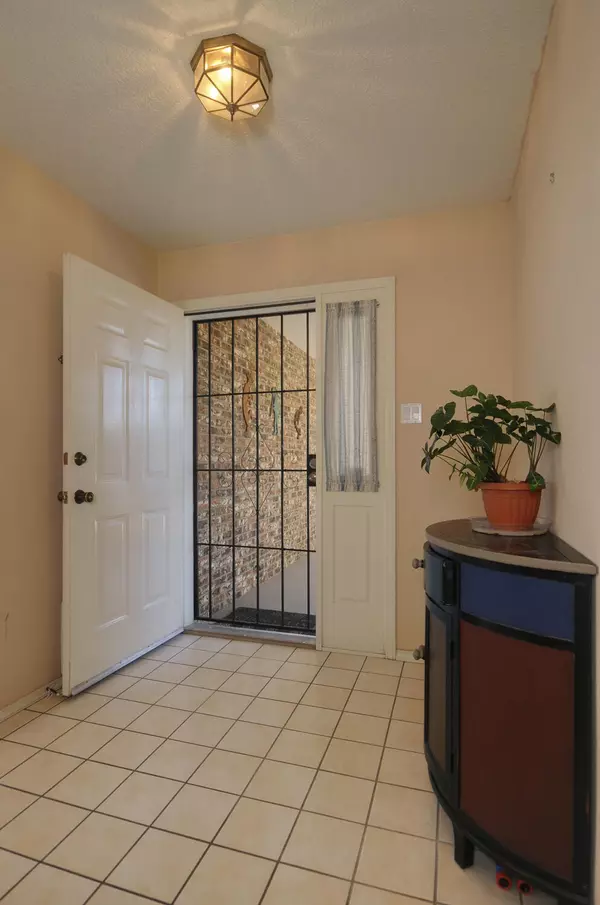 Rio Communities, NM 87002,1006 Lee Trevino BLVD