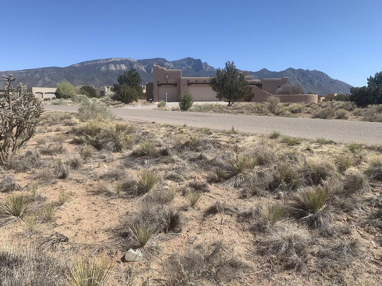 216 New Mexico State 165 RD, Placitas, NM 87043