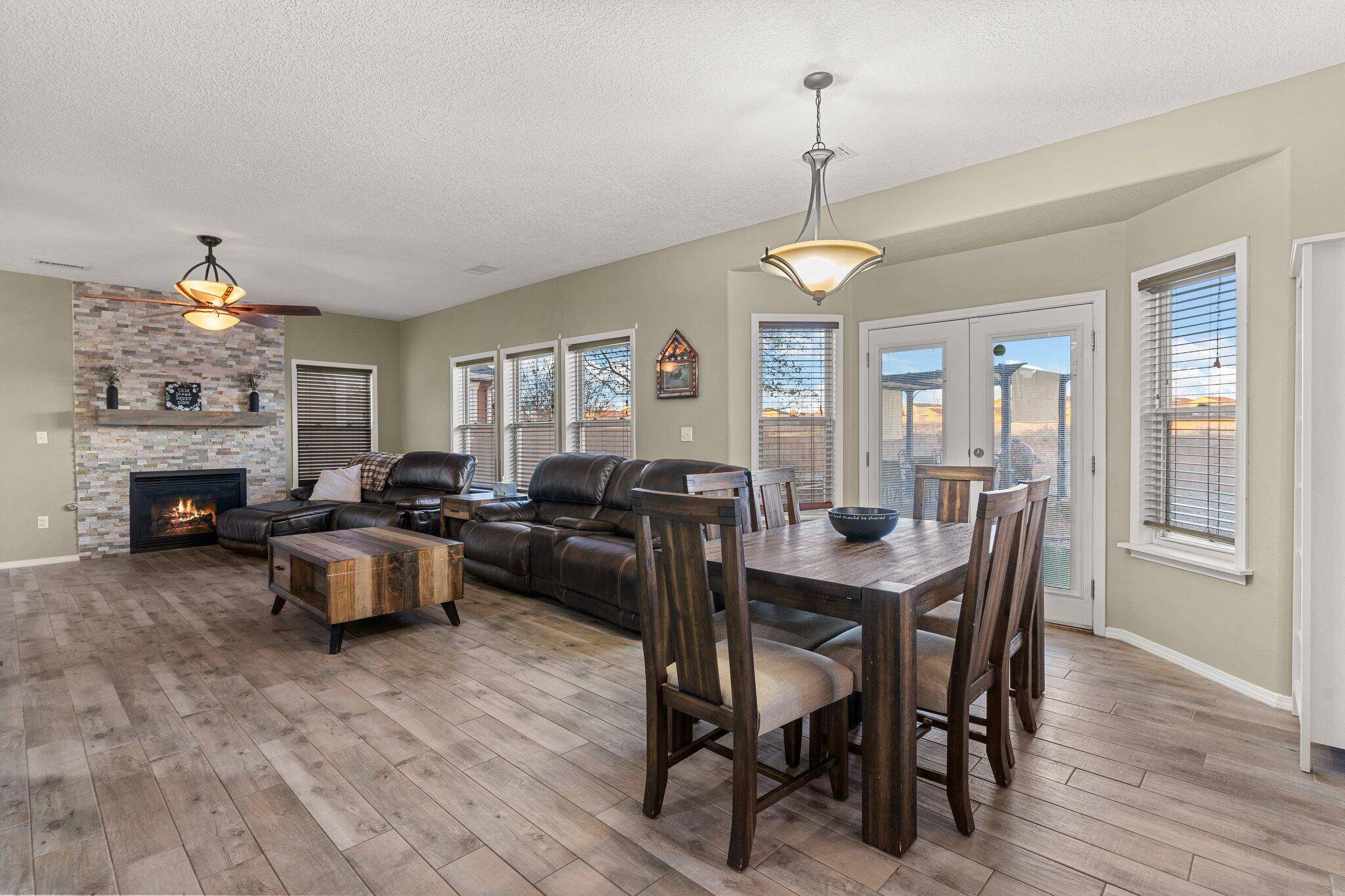 Rio Rancho, NM 87144,3728 Clear Creek RD