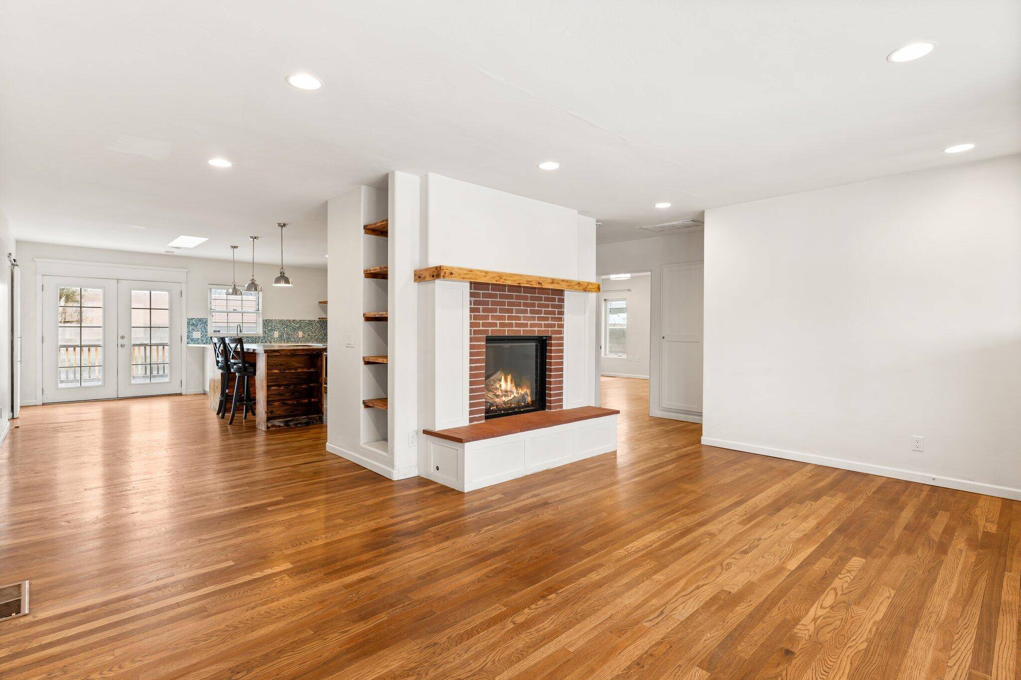 Albuquerque, NM 87106,1017 Vassar DR SE