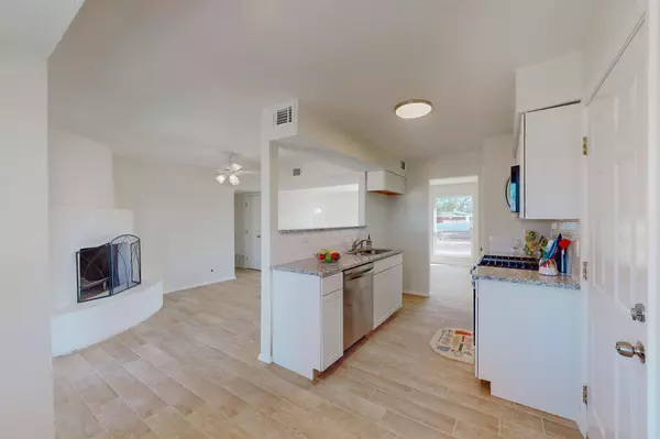 Rio Communities, NM 87002,107 Howard ST