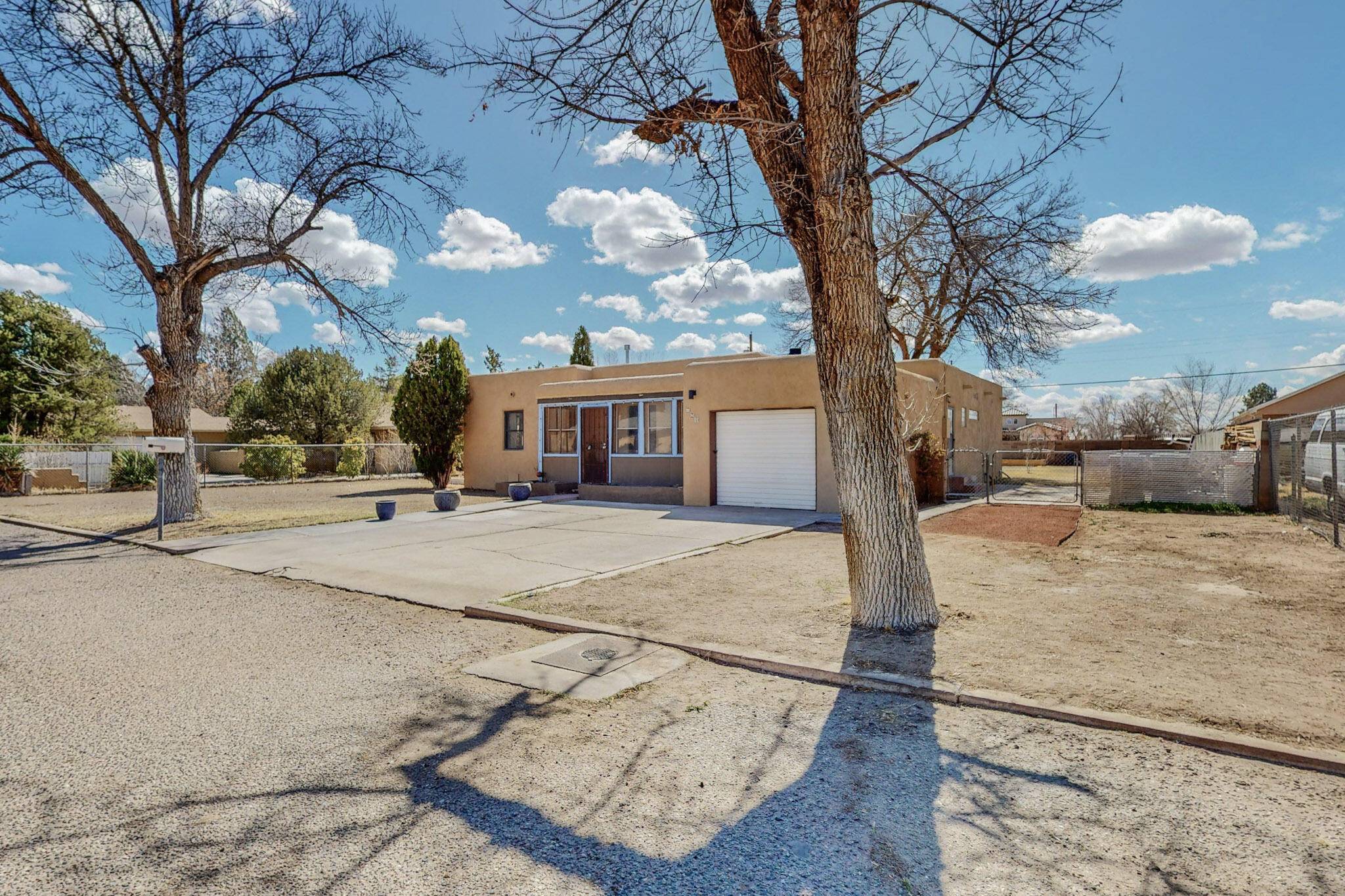Albuquerque, NM 87105,1704 Neat LN SW