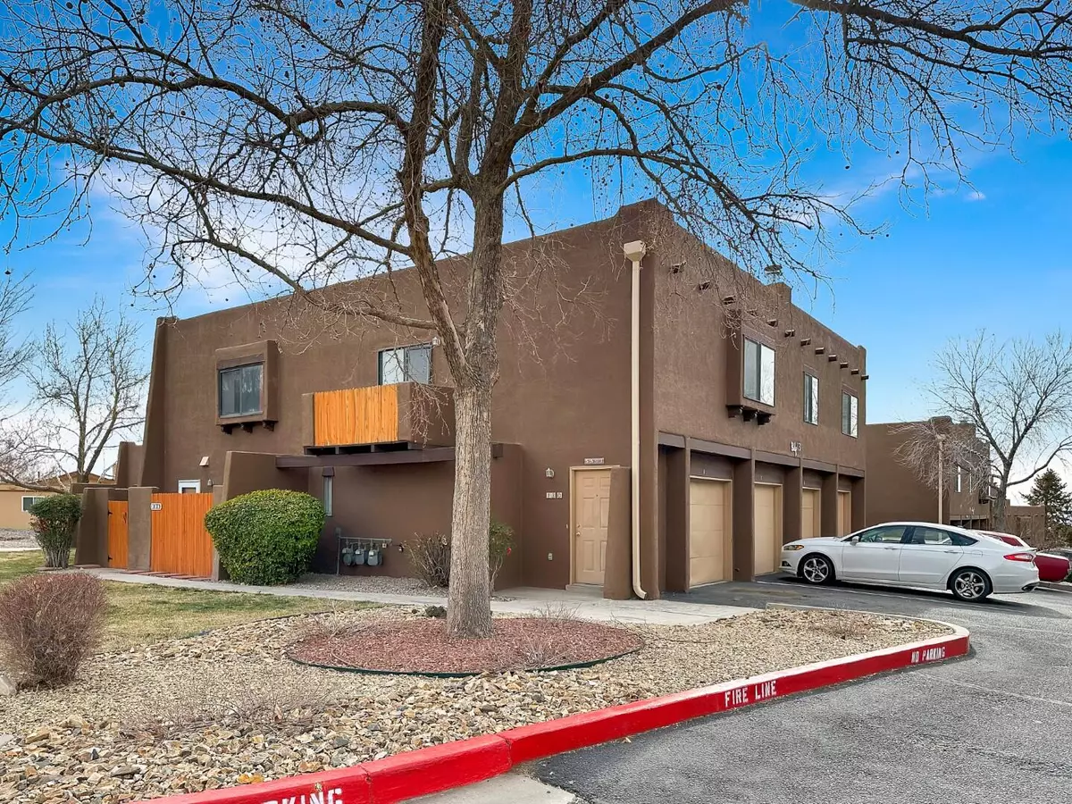 Albuquerque, NM 87111,5801 Lowell ST NE #13-D