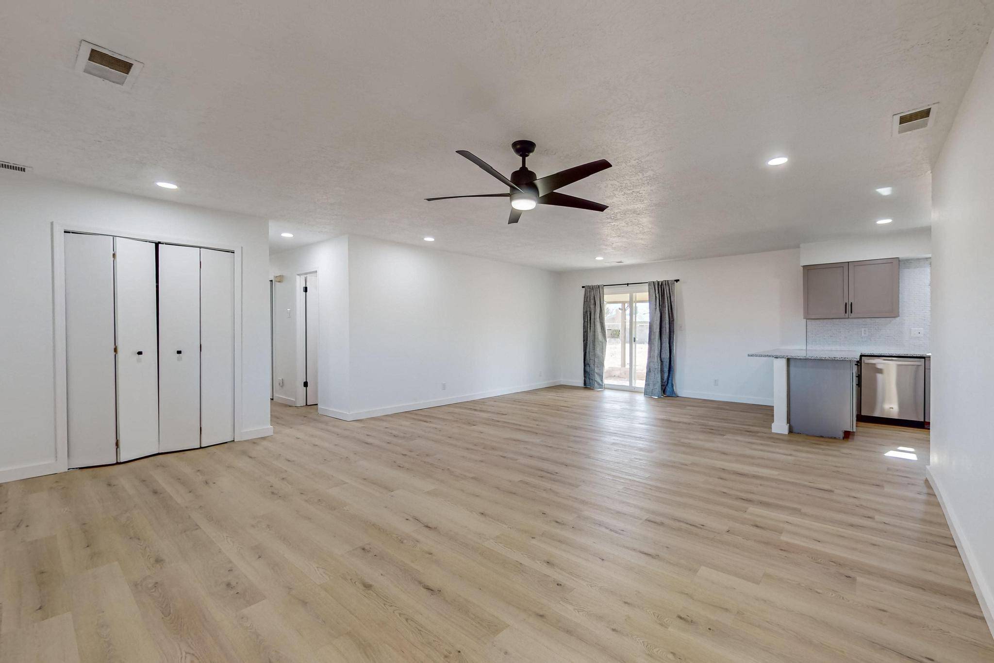 Rio Rancho, NM 87124,893 Rodeo LOOP SE