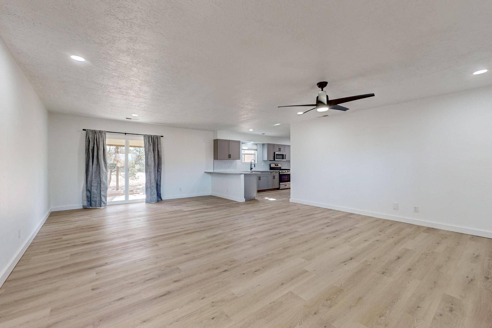 Rio Rancho, NM 87124,893 Rodeo LOOP SE