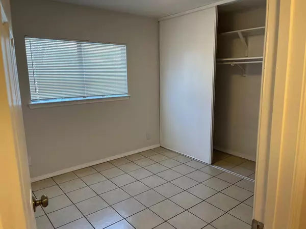 Albuquerque, NM 87108,437 Mesilla ST SE #101