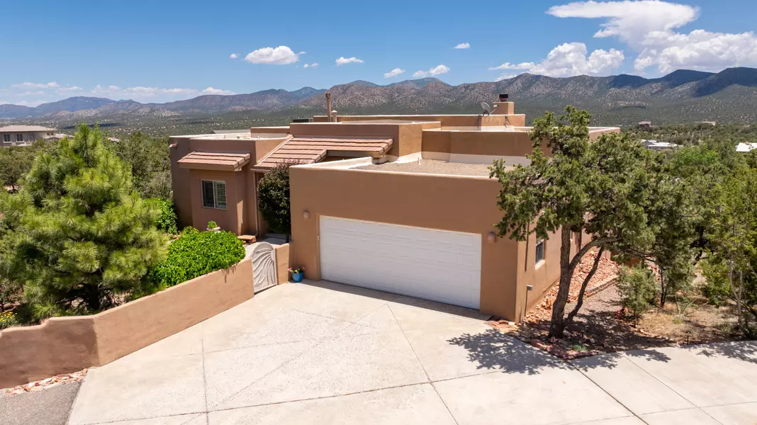 51 Twin Arrow DR, Sandia Park, NM 87047