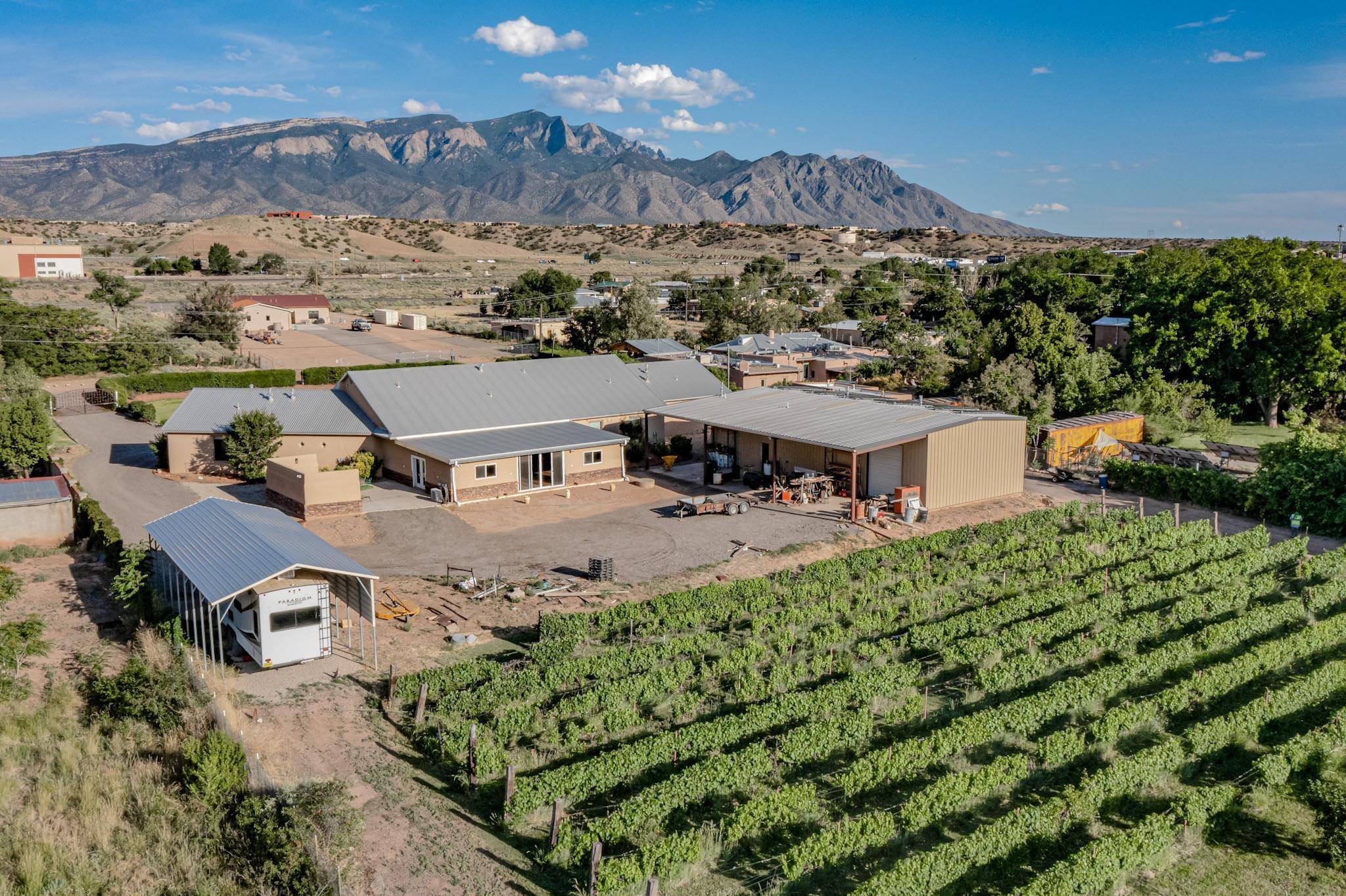 17 Llanito RD, Bernalillo, NM 87004