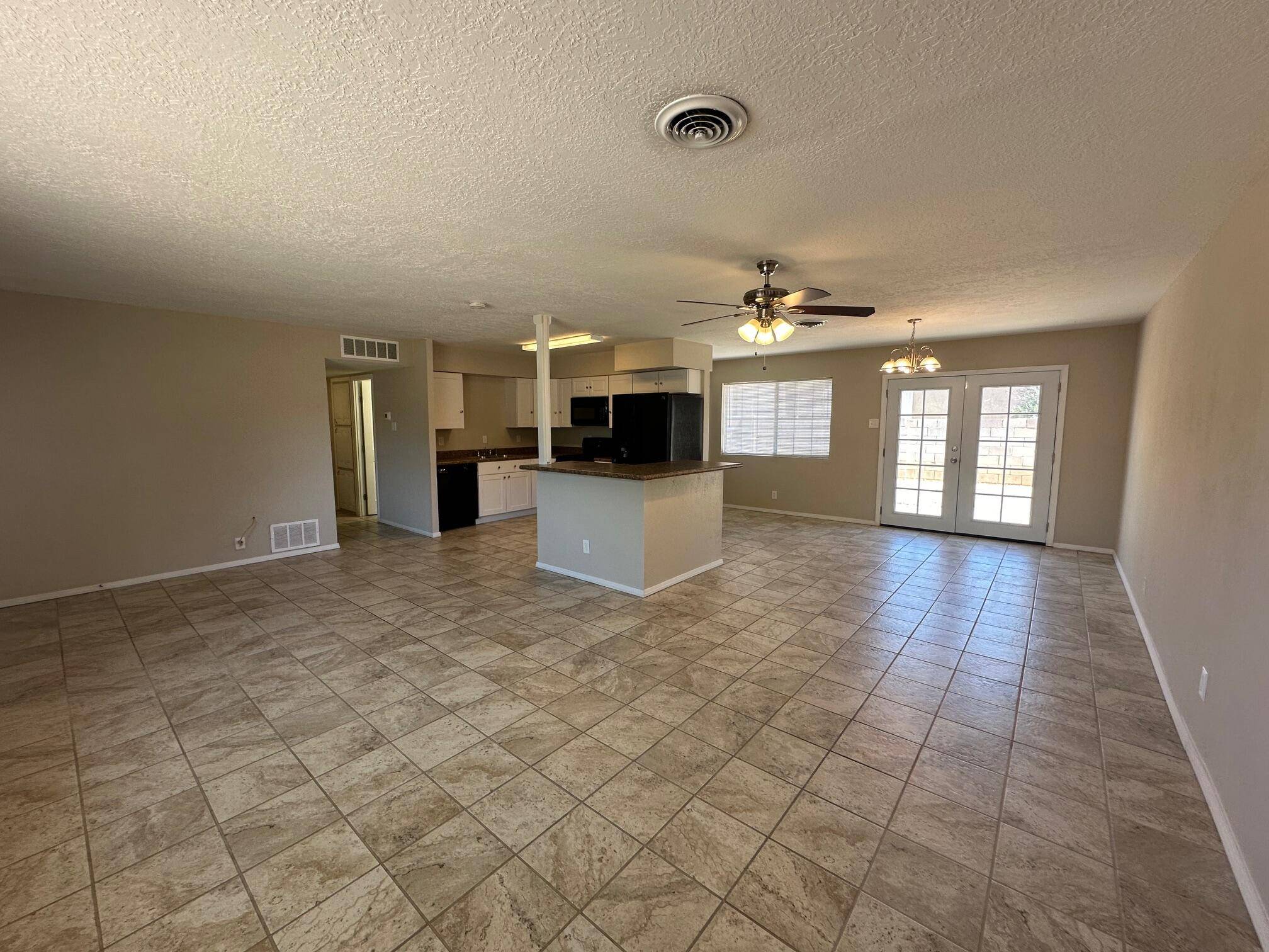 Albuquerque, NM 87112,10323 WOODLAND AVE NE