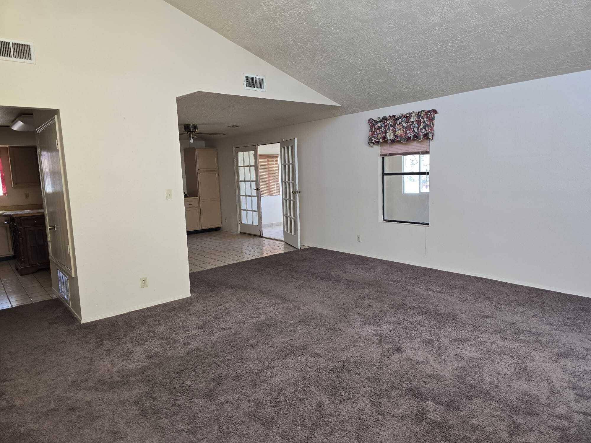 Rio Rancho, NM 87124,713 WESTERN HILLS DR SE