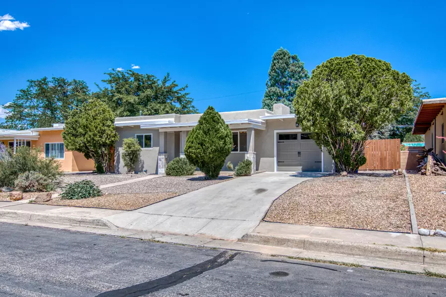 1718 Aliso DR NE, Albuquerque, NM 87110