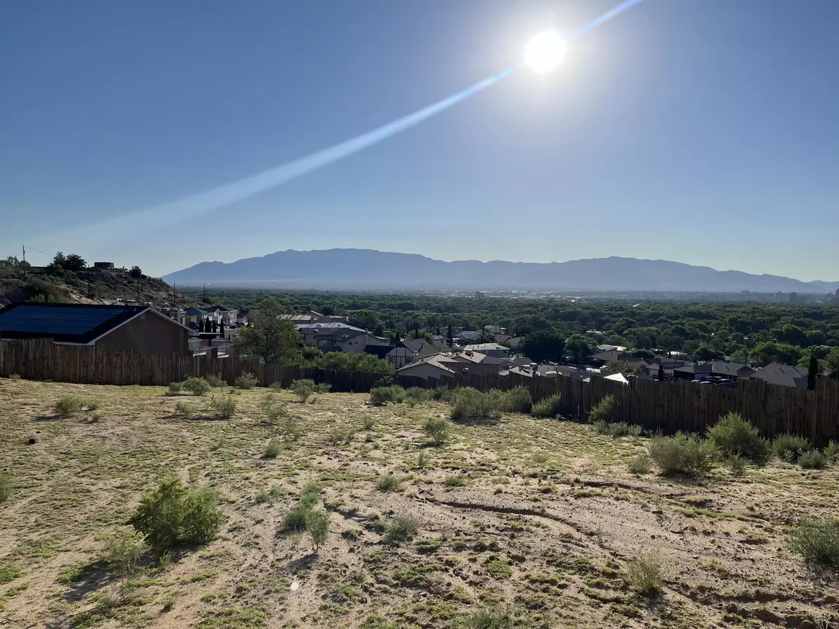 Albuquerque, NM 87105,534 La Bajada CT NW
