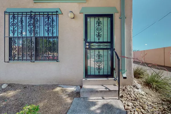 Albuquerque, NM 87110,3301 Monroe ST NE #Q184