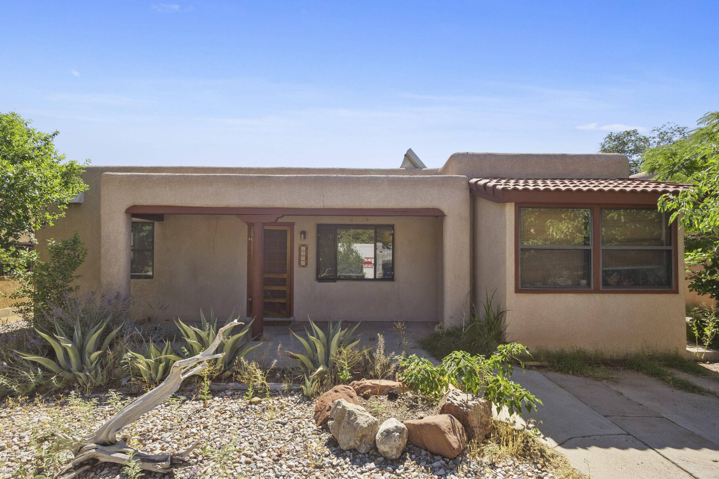Albuquerque, NM 87106,1304 Lobo PL NE