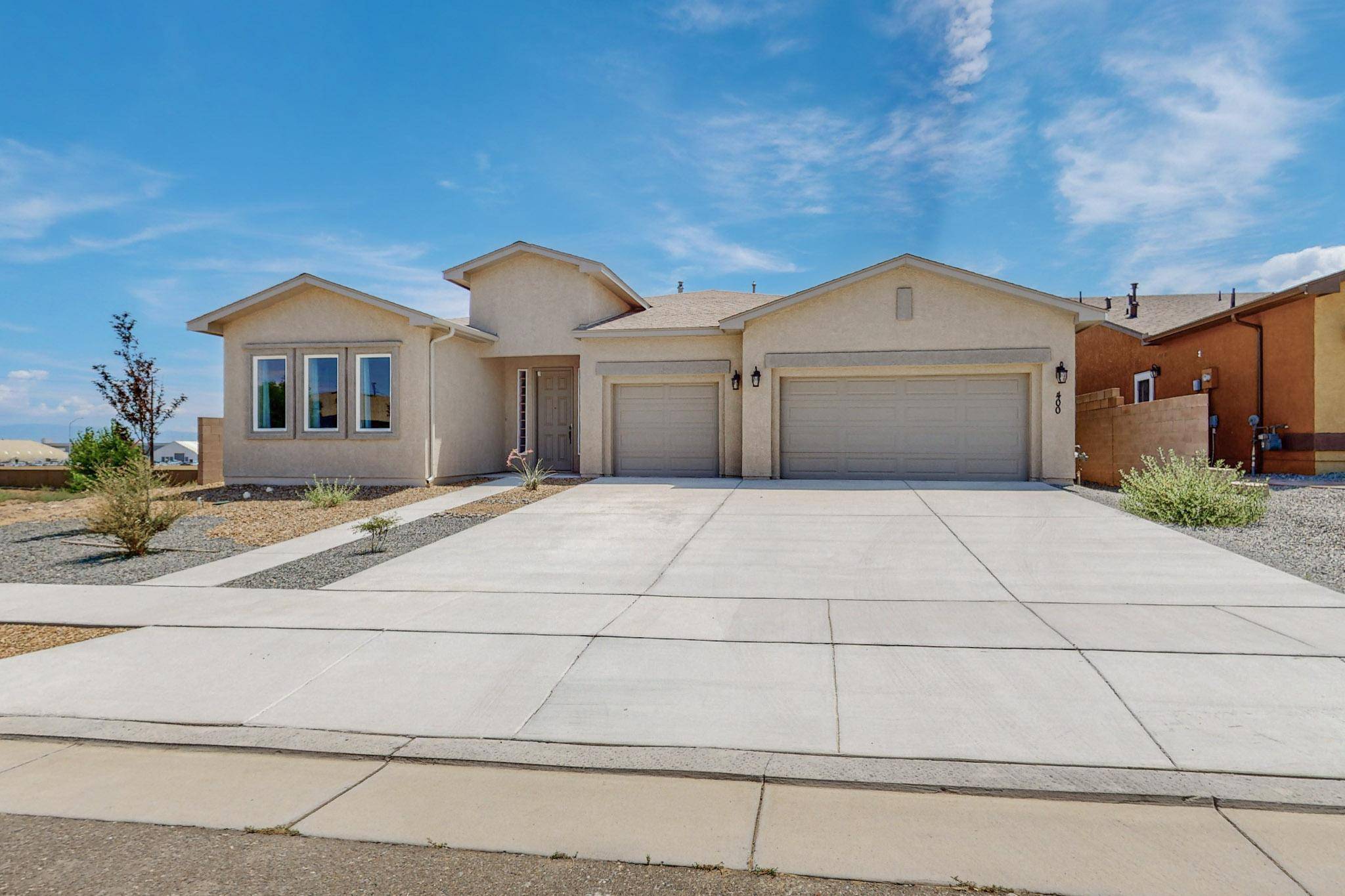 400 Rio Chama CIR SW,  Los Lunas,  NM 87031