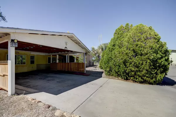 Rio Communities, NM 87002,233 Grey PL