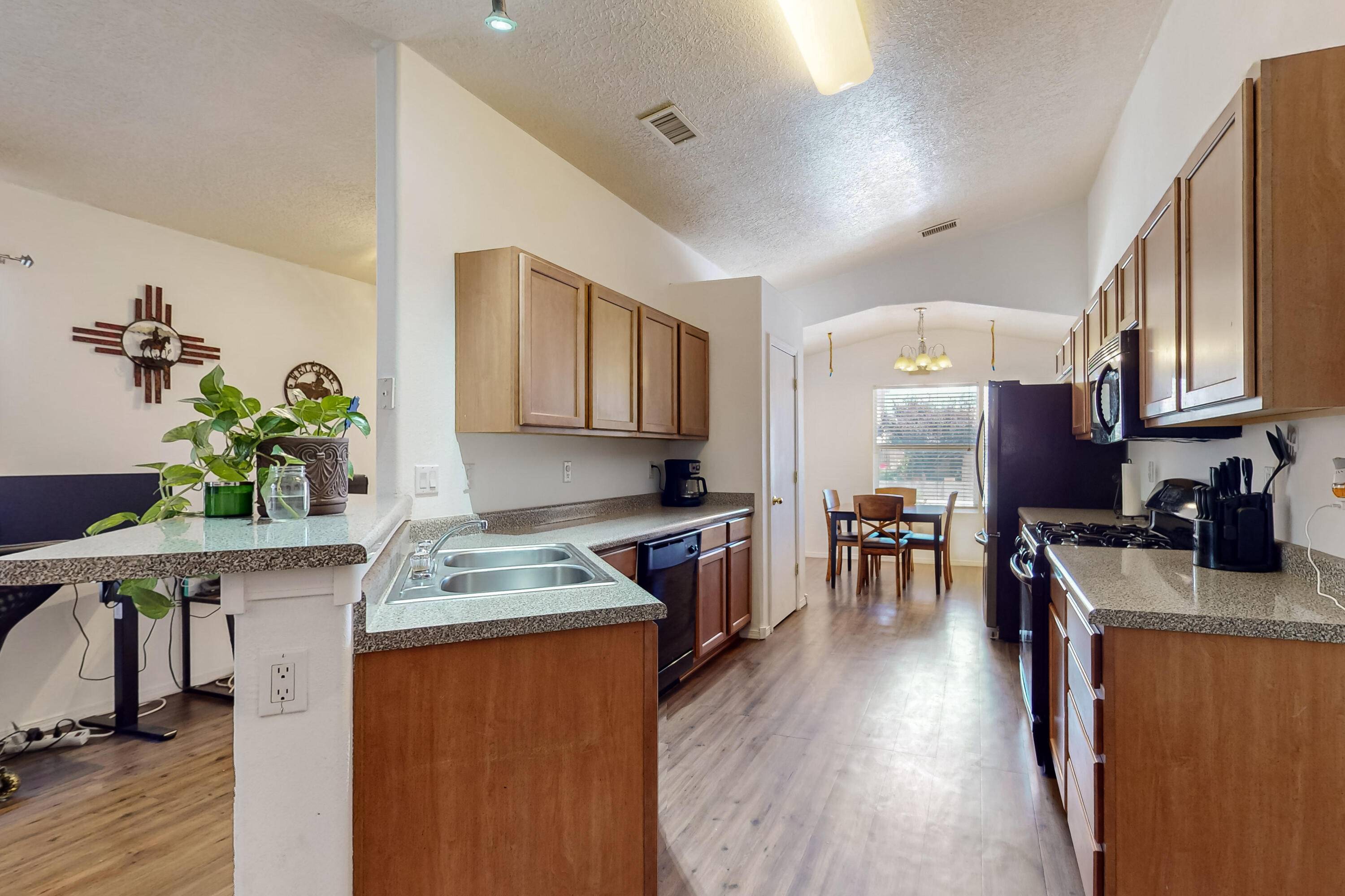 Albuquerque, NM 87121,1227 Telstar LOOP NW