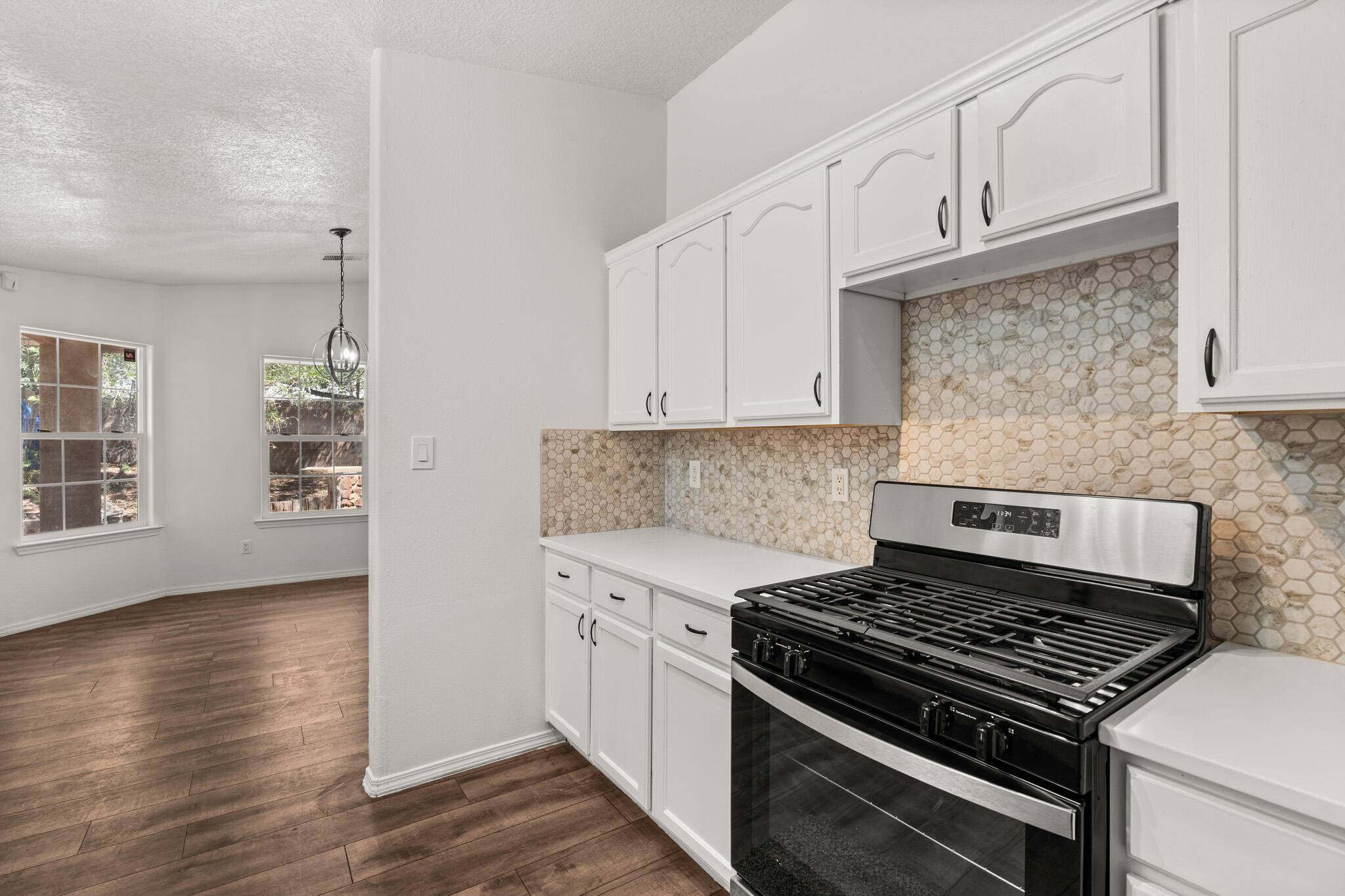 Los Lunas, NM 87031,2276 STALLION ST