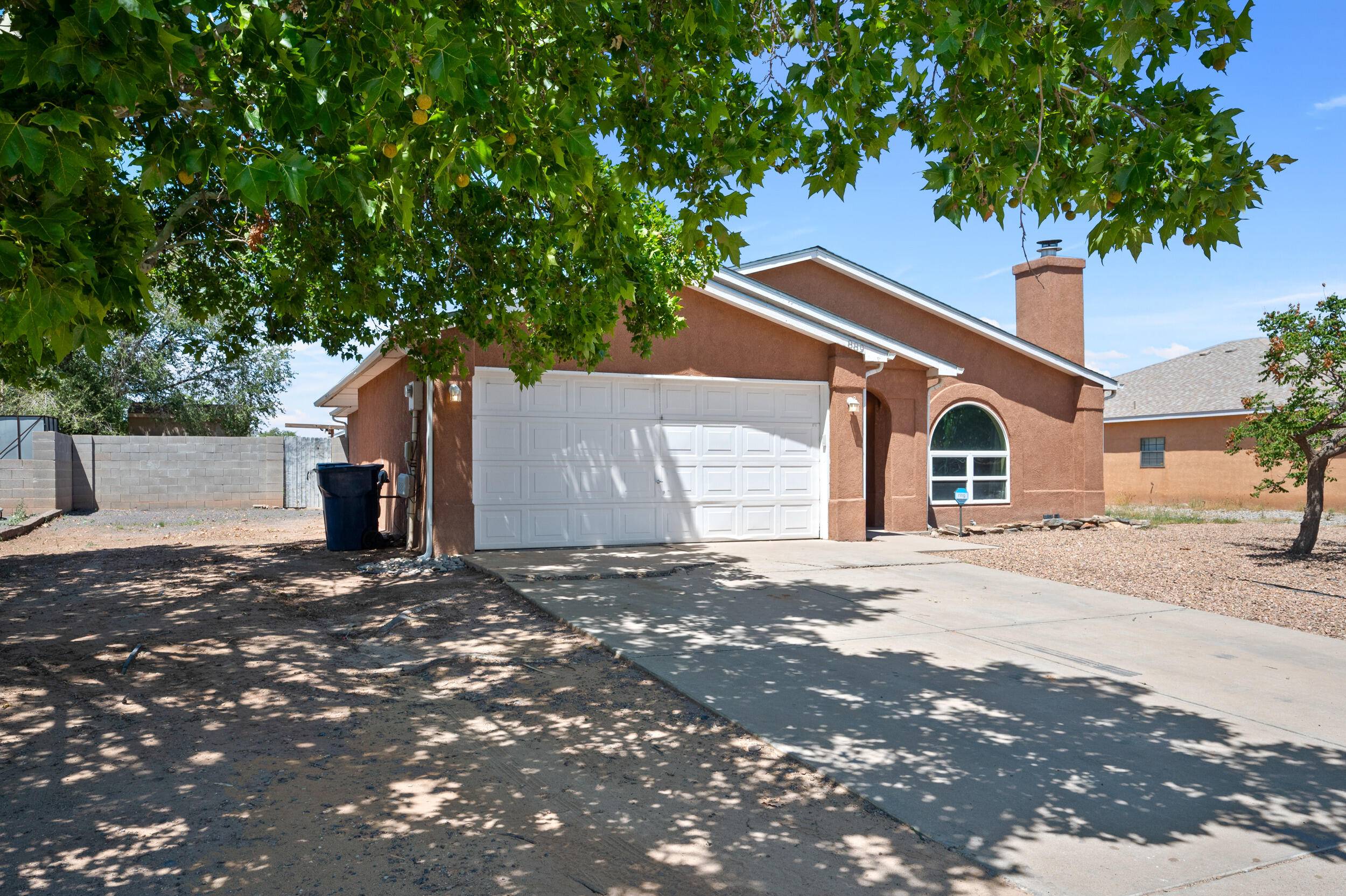 Los Lunas, NM 87031,889 MANZANO AVE SE