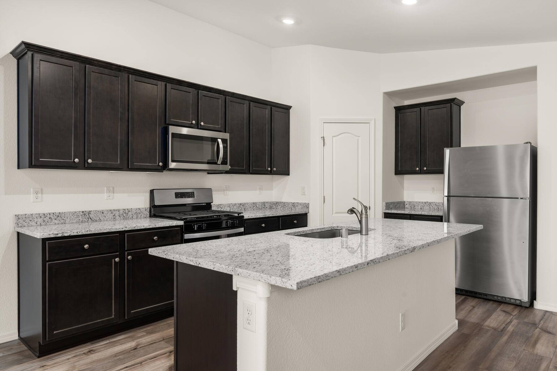 Albuquerque, NM 87121,961 Berman ST SW