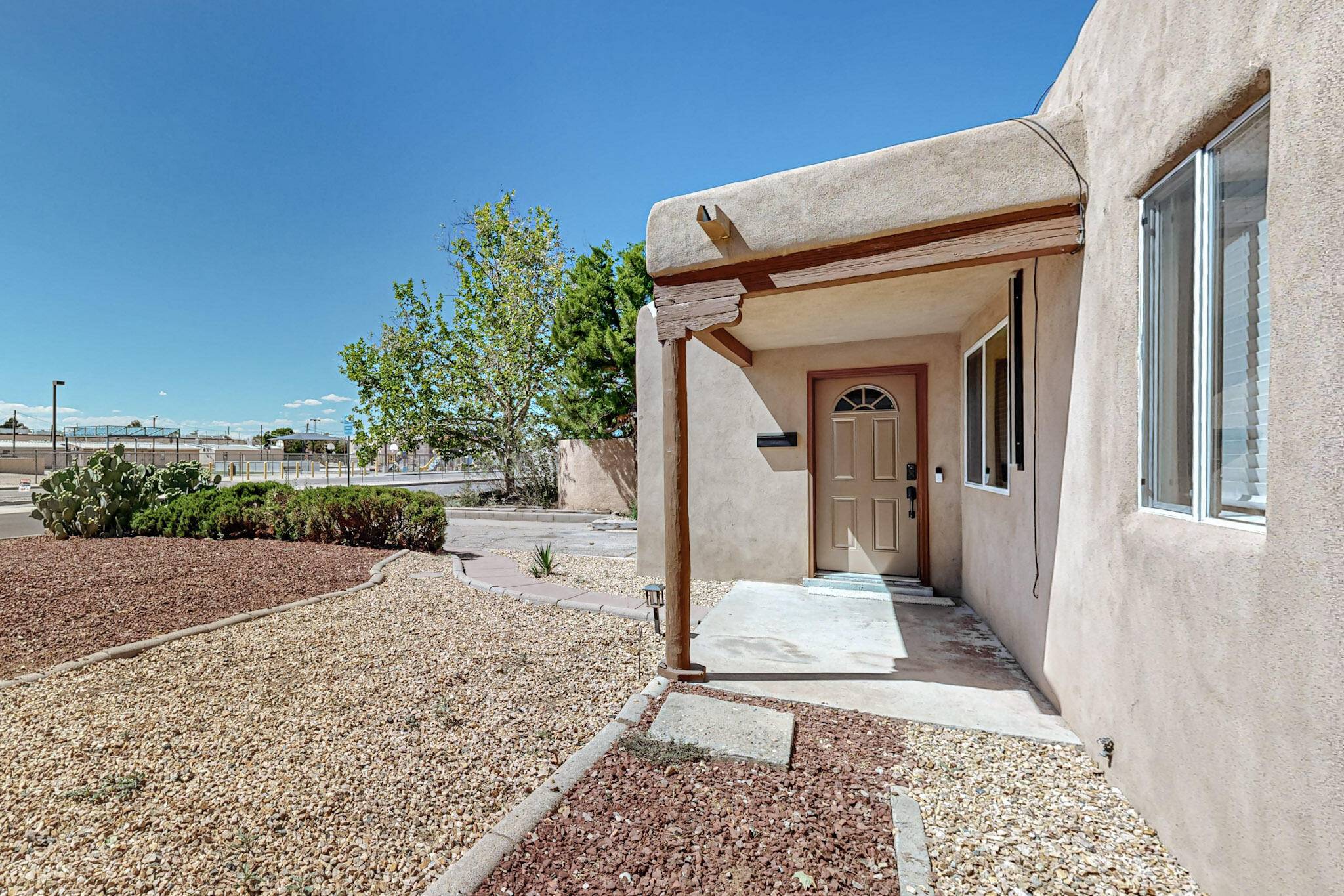 Albuquerque, NM 87108,1120 TRUMAN ST SE