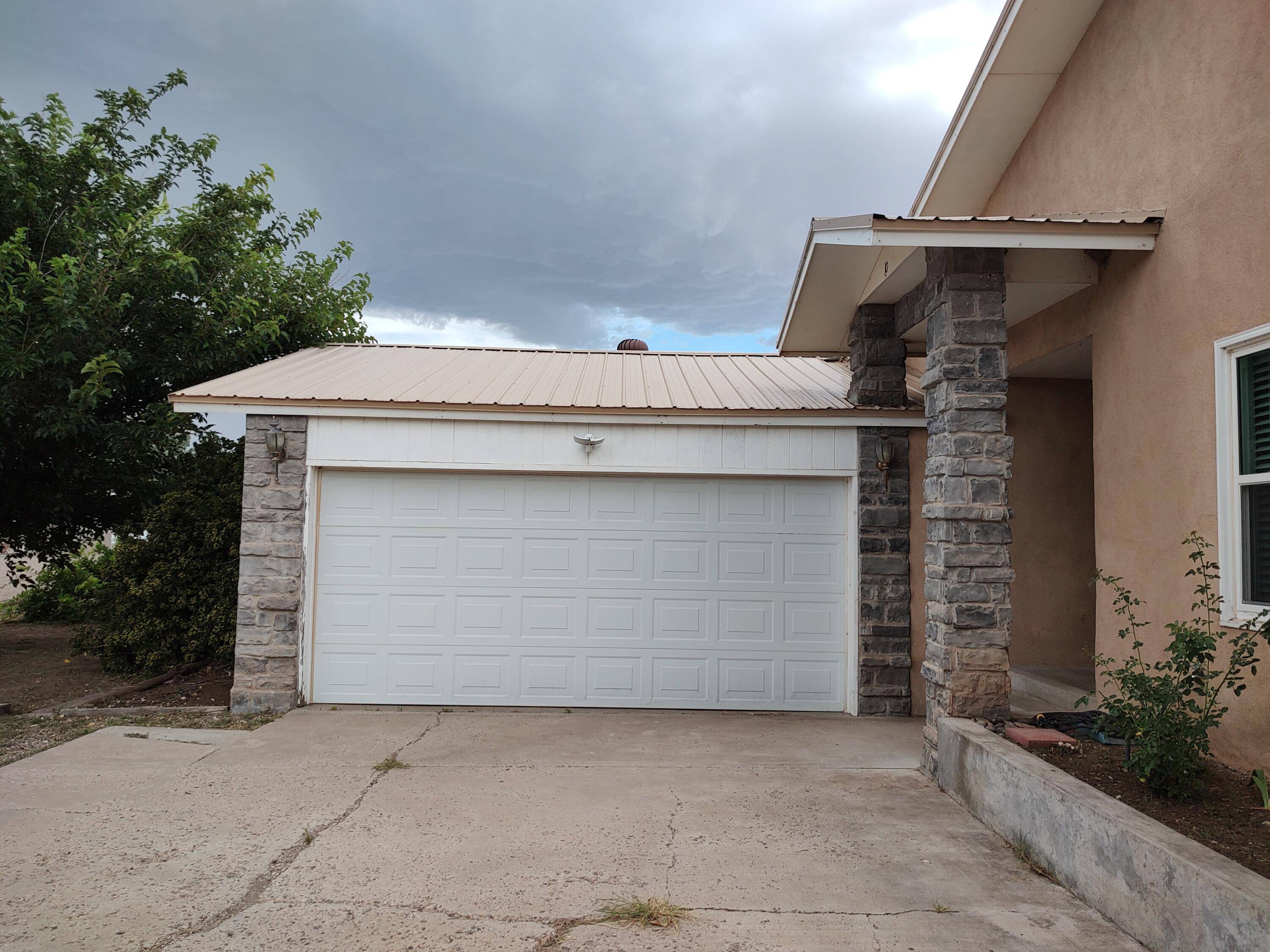 Los Lunas, NM 87031,10 Night Shade CT