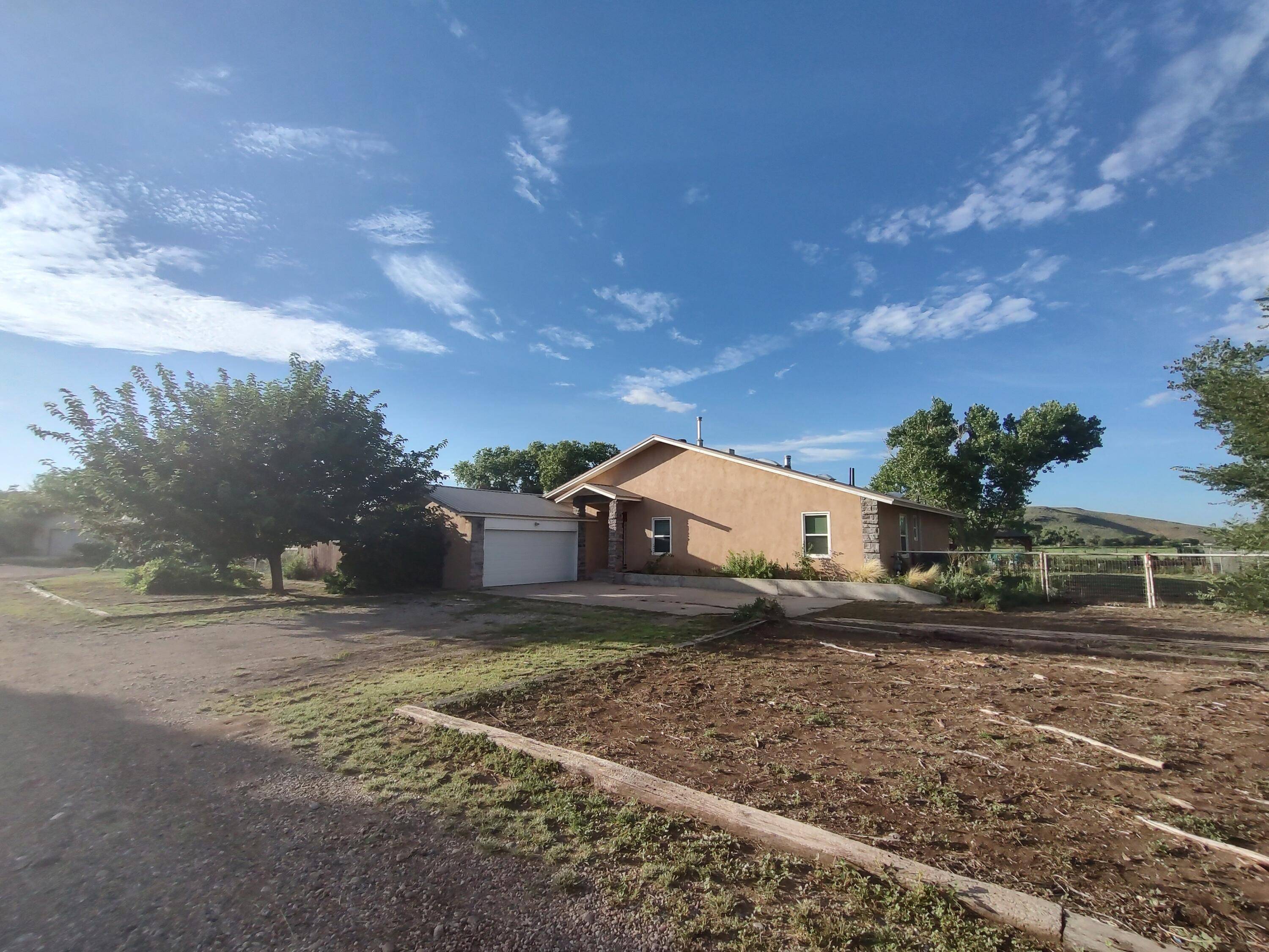 Los Lunas, NM 87031,10 Night Shade CT
