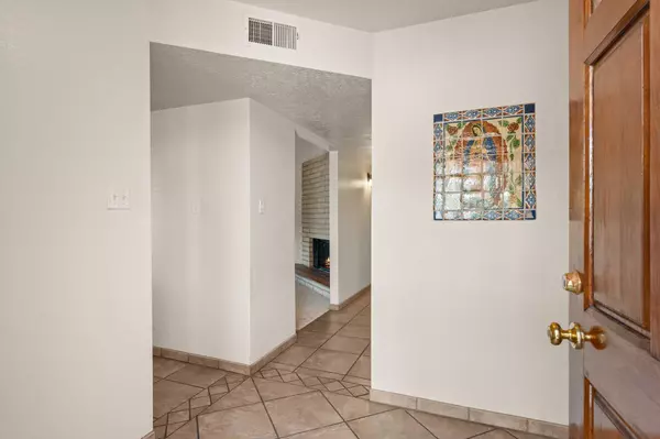 Albuquerque, NM 87106,1628 Sunshine TER SE