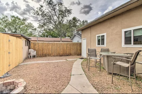 Albuquerque, NM 87102,902 Coal AVE SW