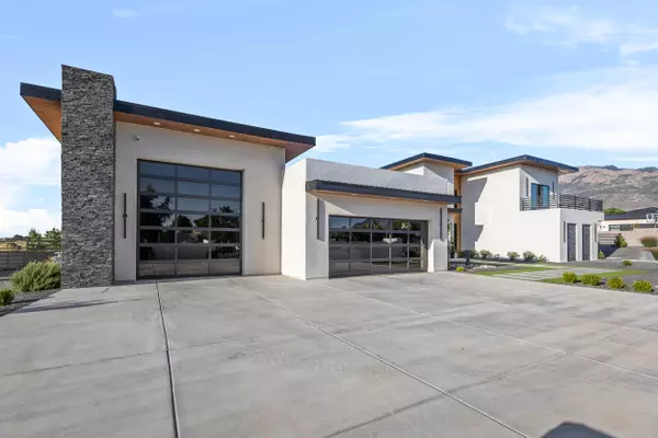 Albuquerque, NM 87122,10301 WILSHIRE AVE NE