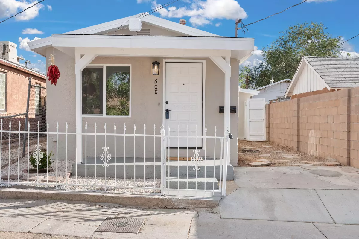 Albuquerque, NM 87102,608 MARBLE AVE