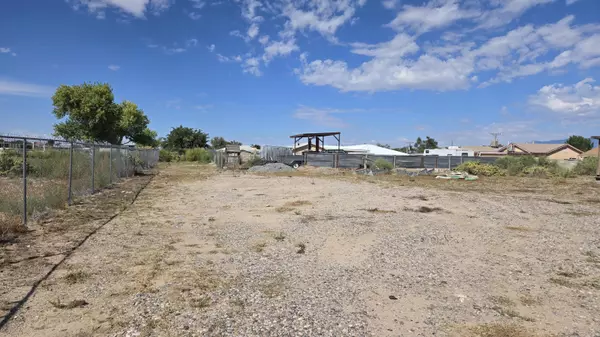 Albuquerque, NM 87105,2133 FOOTHILL DR SW