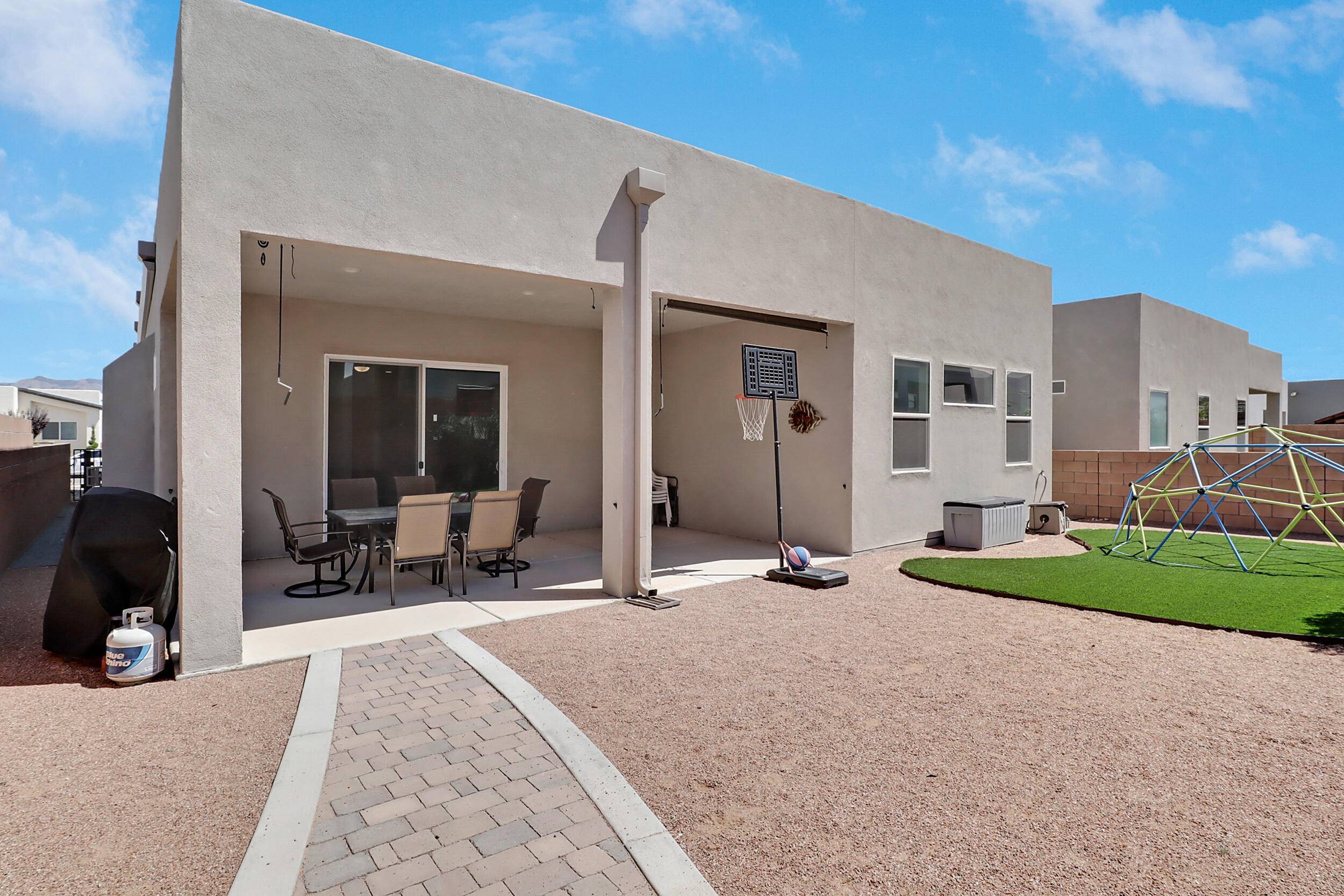 Rio Rancho, NM 87124,2439 NUGGET ST SE