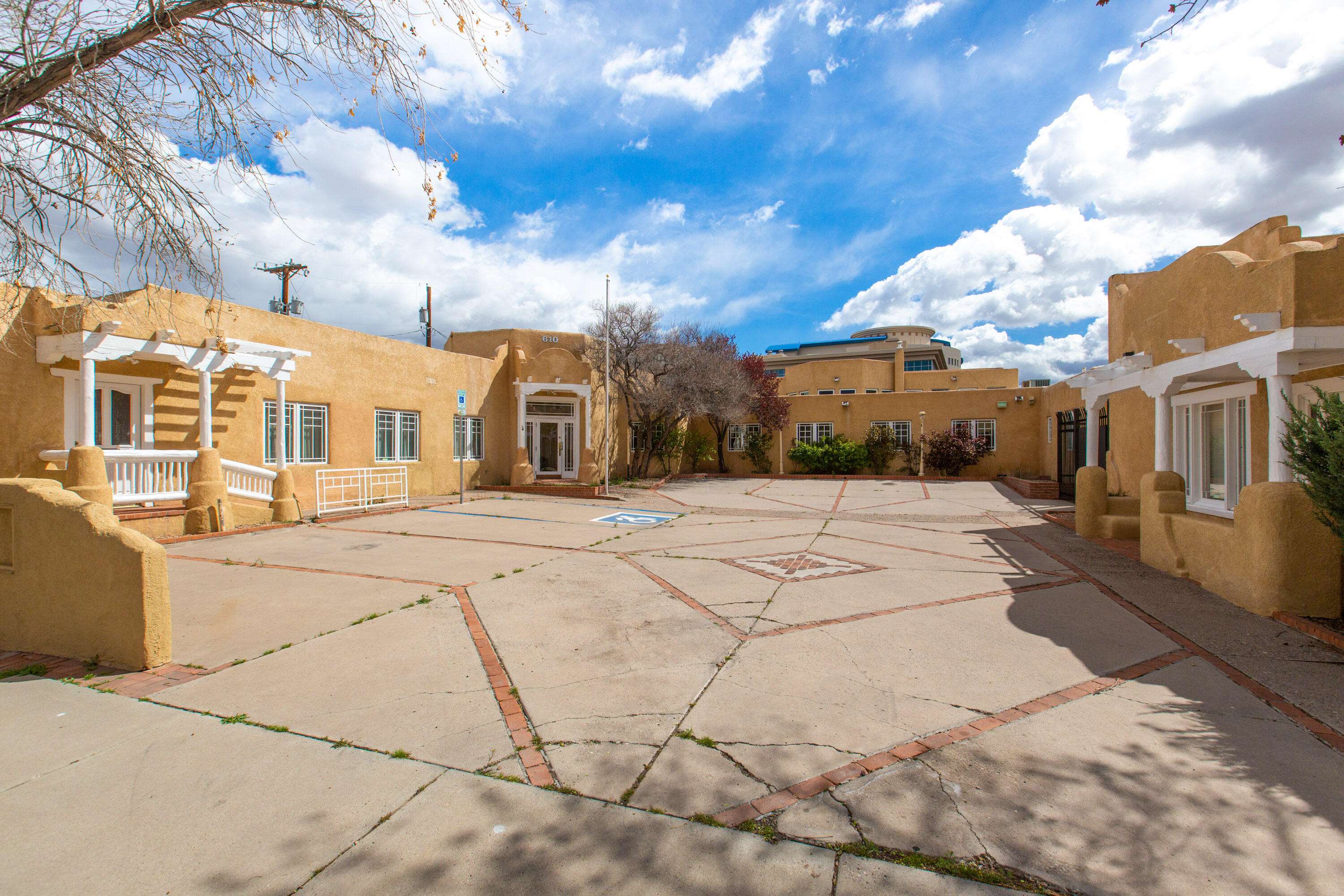 610 7th ST NW, Albuquerque, NM 87102