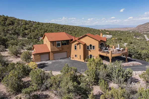 928 HWY 165, Placitas, NM 87043