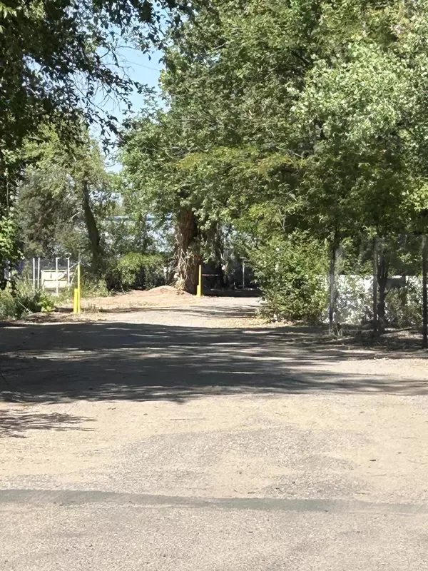 Albuquerque, NM 87105,835 Armijo RD SW