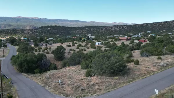 Tijeras, NM 87059,35 Shady Oak CIR