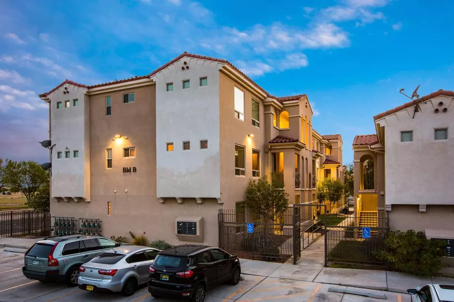 4801 Gibson BLVD SE #306, Albuquerque, NM 87108